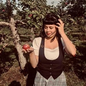 Meet your Posher, Ann-Émilie